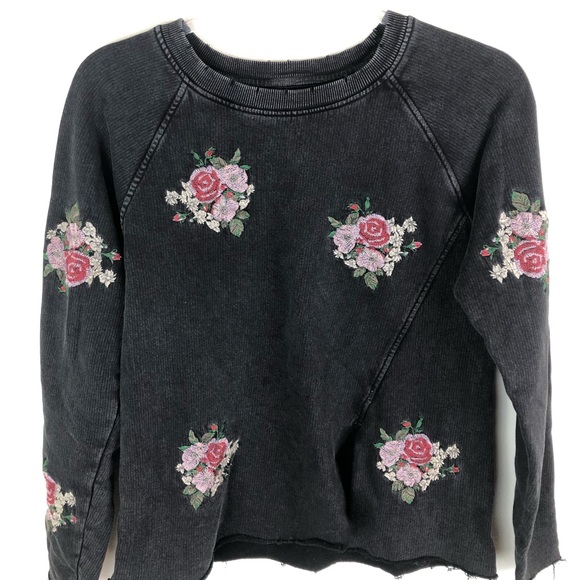 Lucky Brand Sweaters - Lucky Brand- Distressed Crew neck sweater size: XS